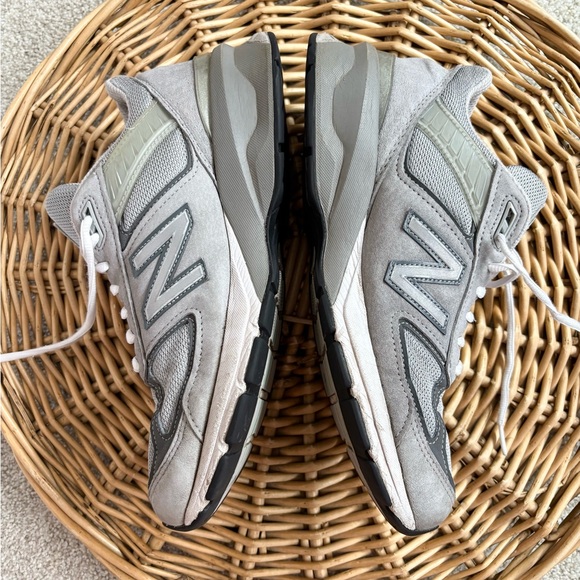 New Balance Gray Silver 990V5 Made In USA Running Sneakers Size 9.5 - Picture 3 of 9